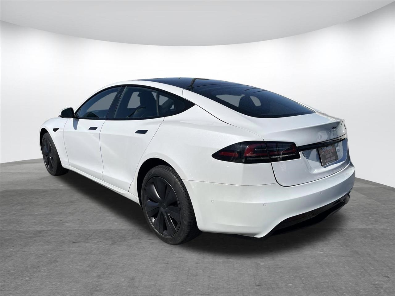 Tesla Model S  2022