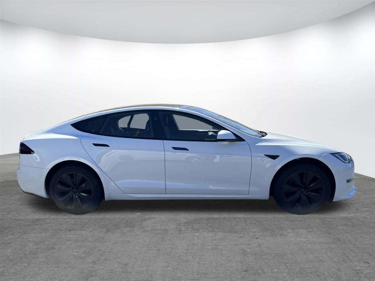 Tesla Model S  2022