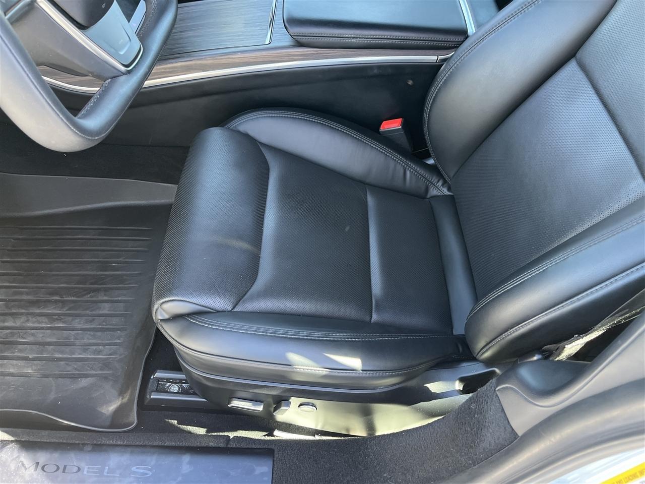 Tesla Model S  2022