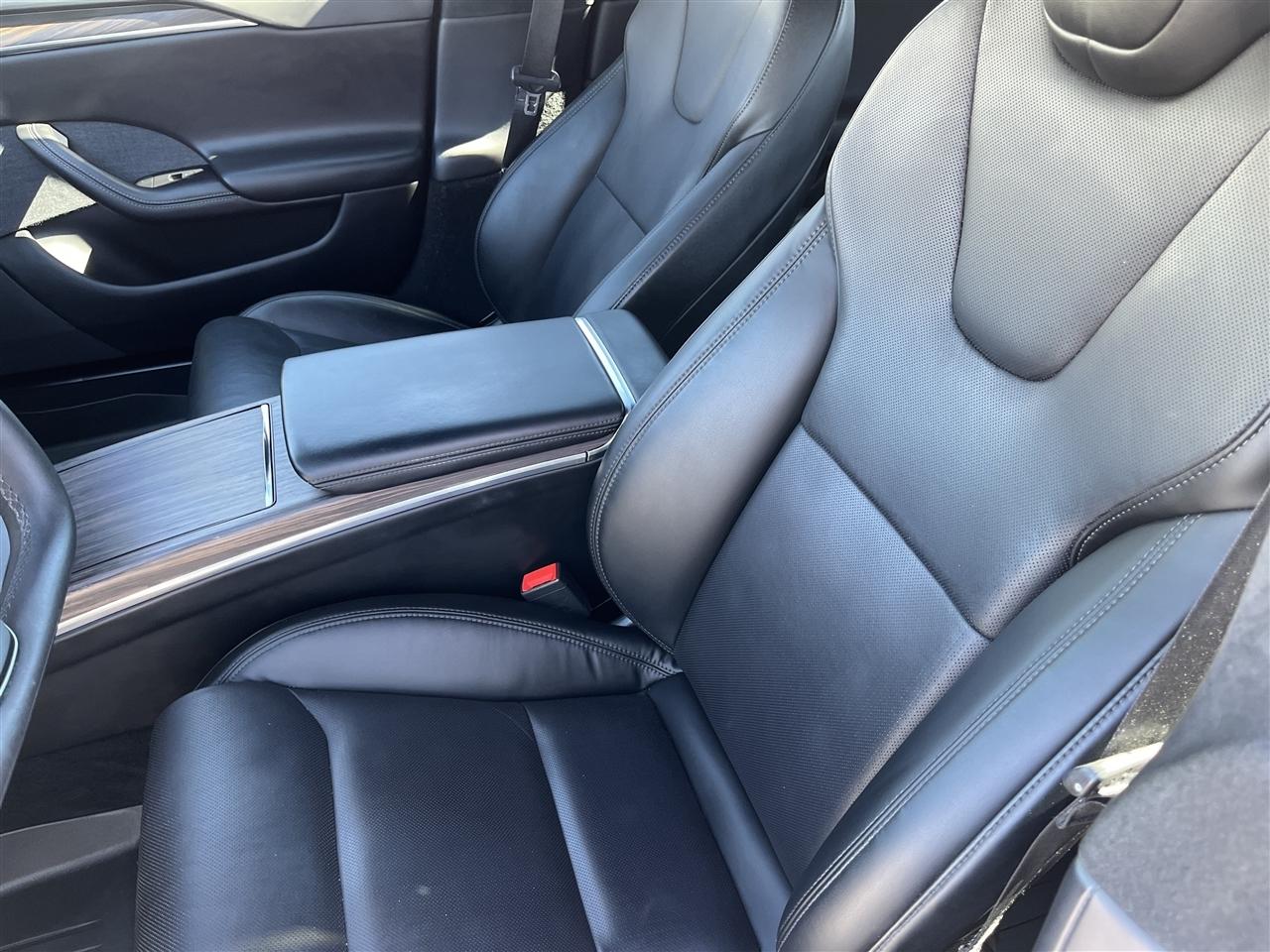 Tesla Model S  2022