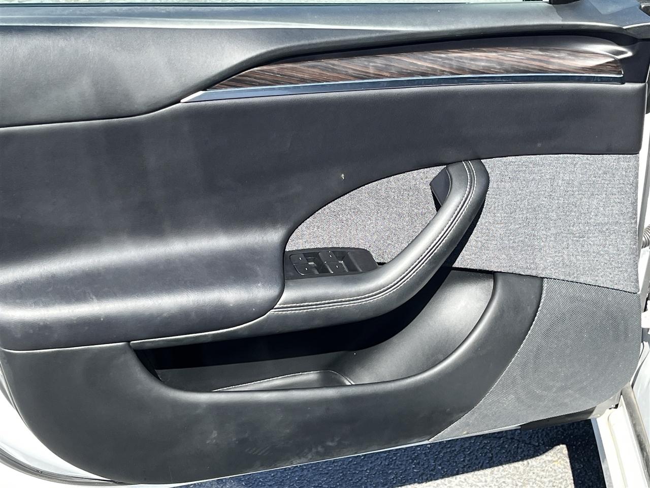 Tesla Model S  2022