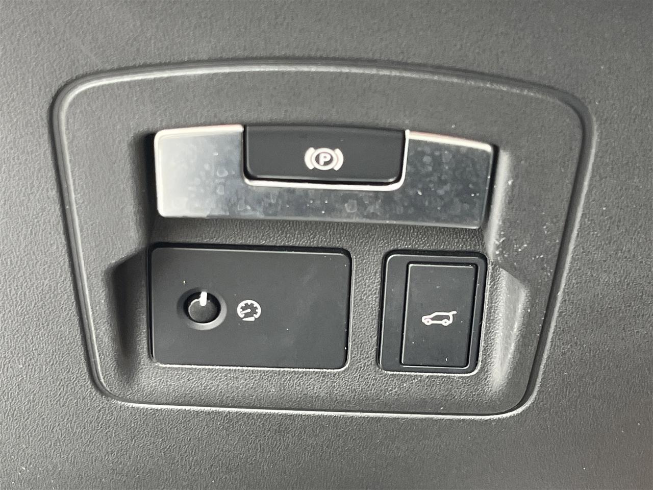 Land Rover Range Rover Velar  2018