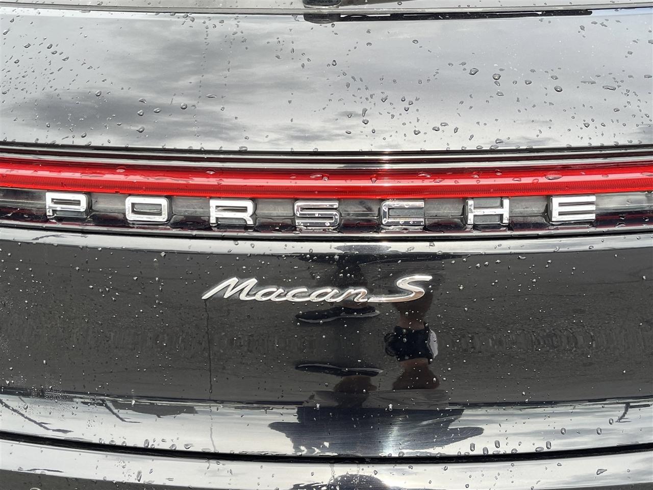 Porsche Macan  2020