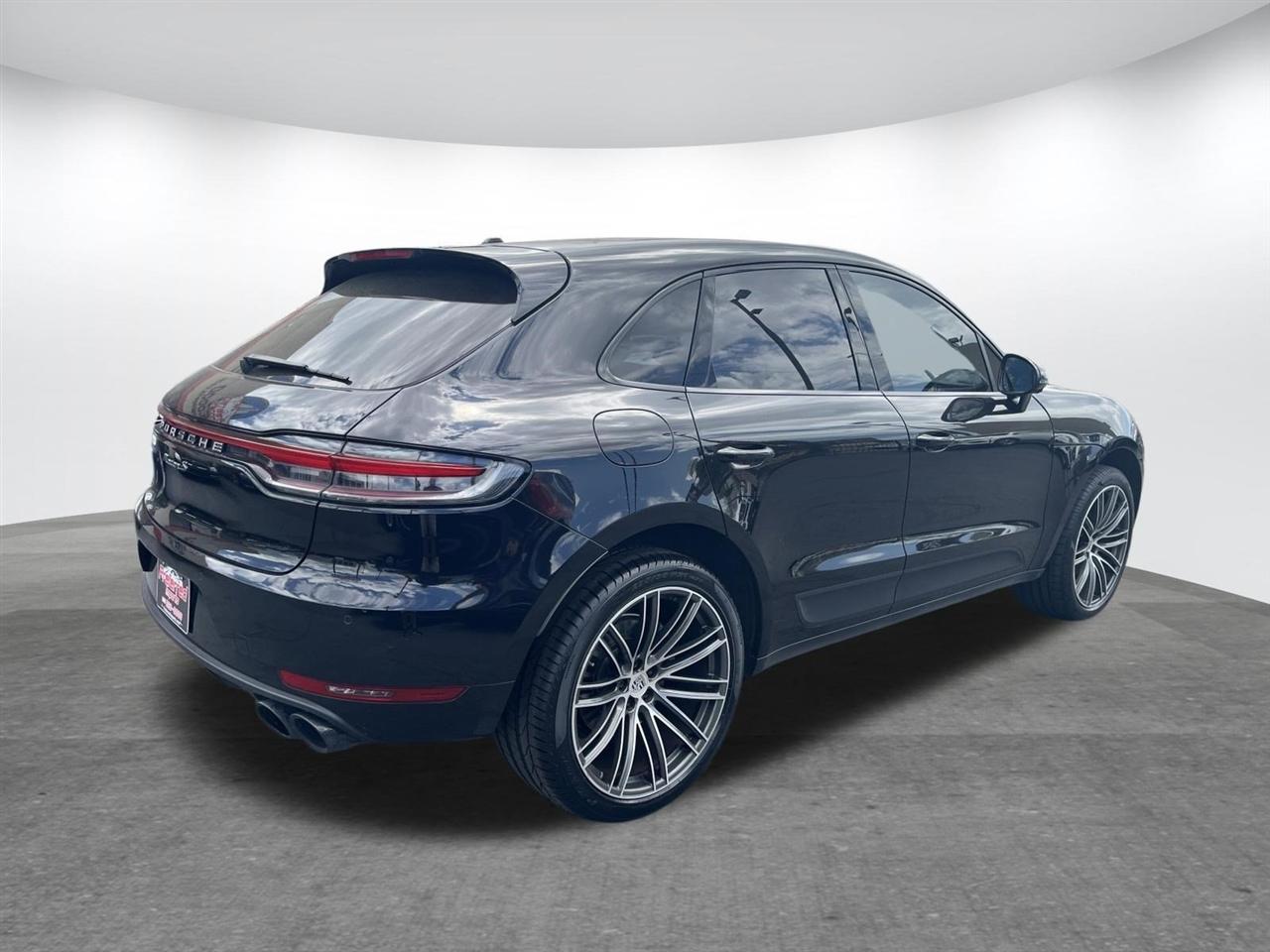Porsche Macan  2020