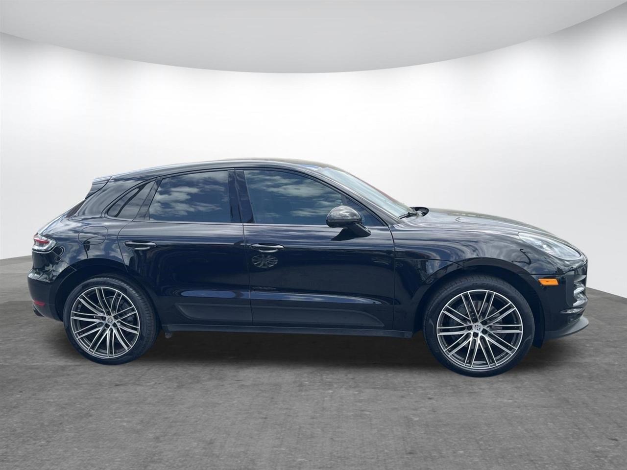 Porsche Macan  2020