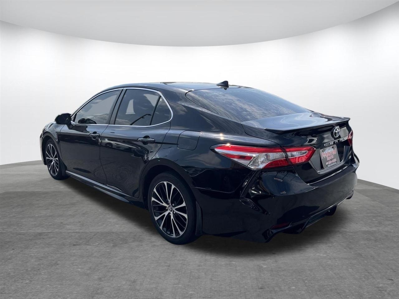 Toyota Camry  2020