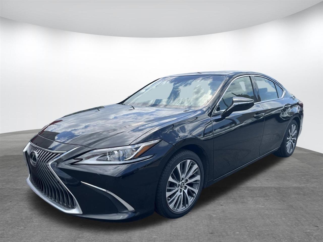 Lexus ES  2021