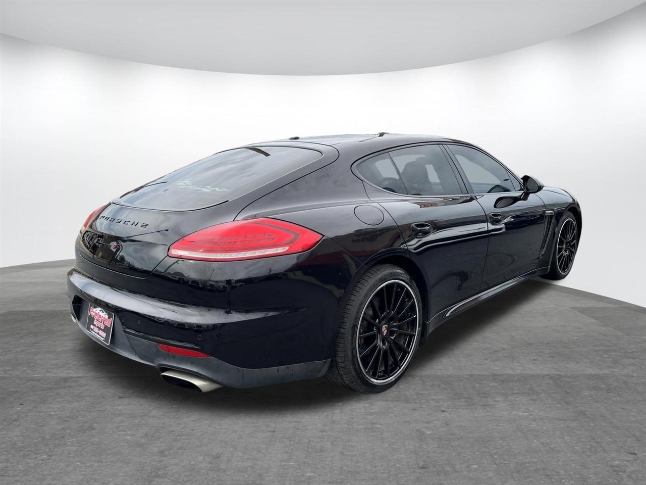 Porsche Panamera  2014