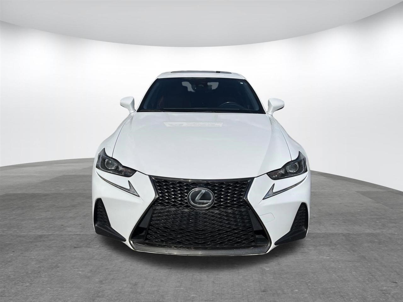 Lexus IS  2018