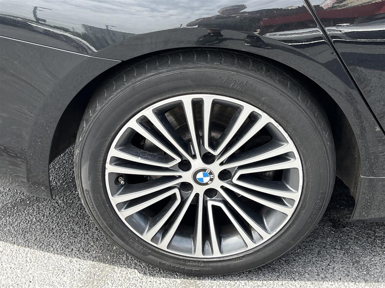 BMW 5 Series  2017
