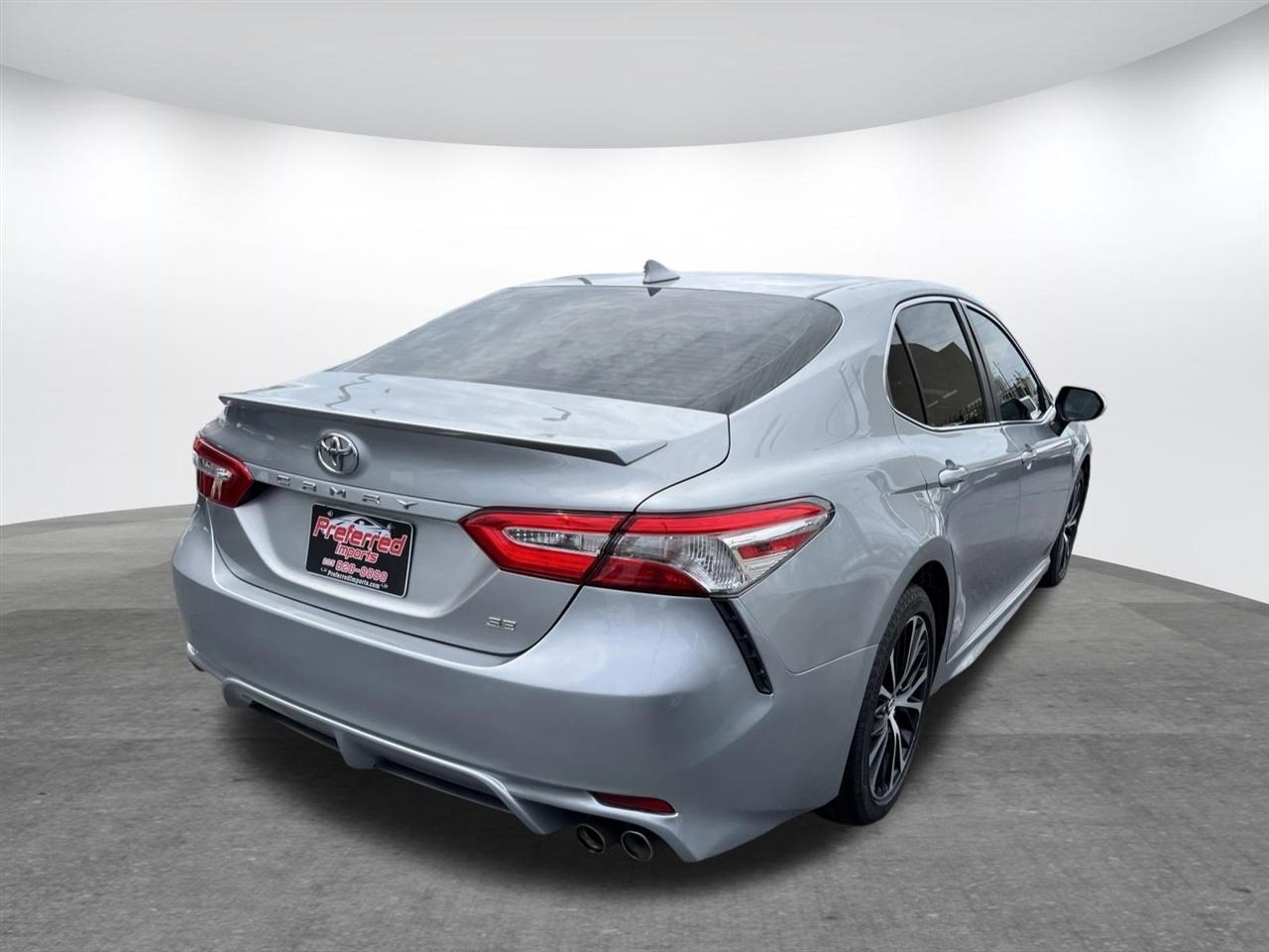 Toyota Camry  2020
