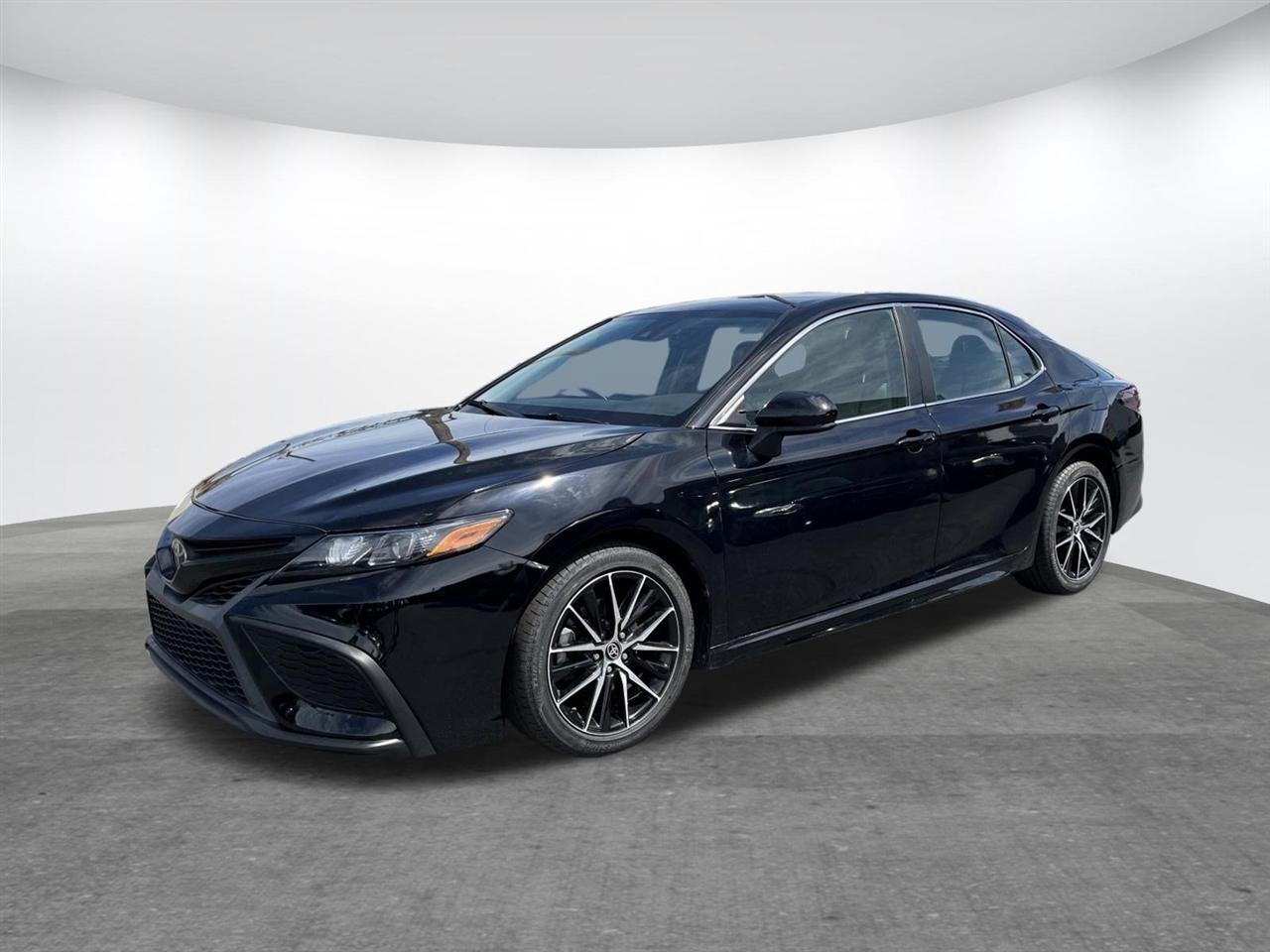 Toyota Camry  2021