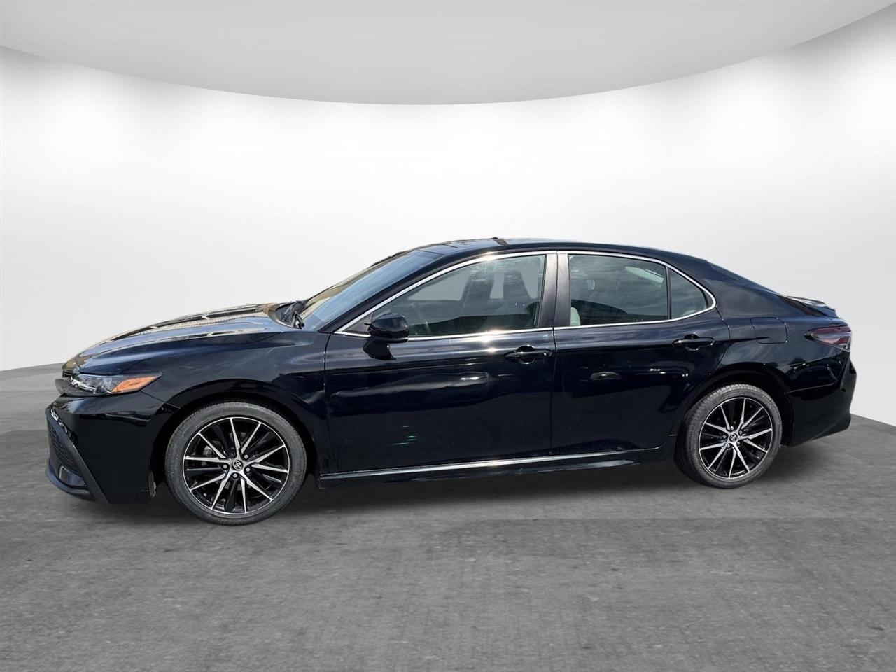 Toyota Camry  2021