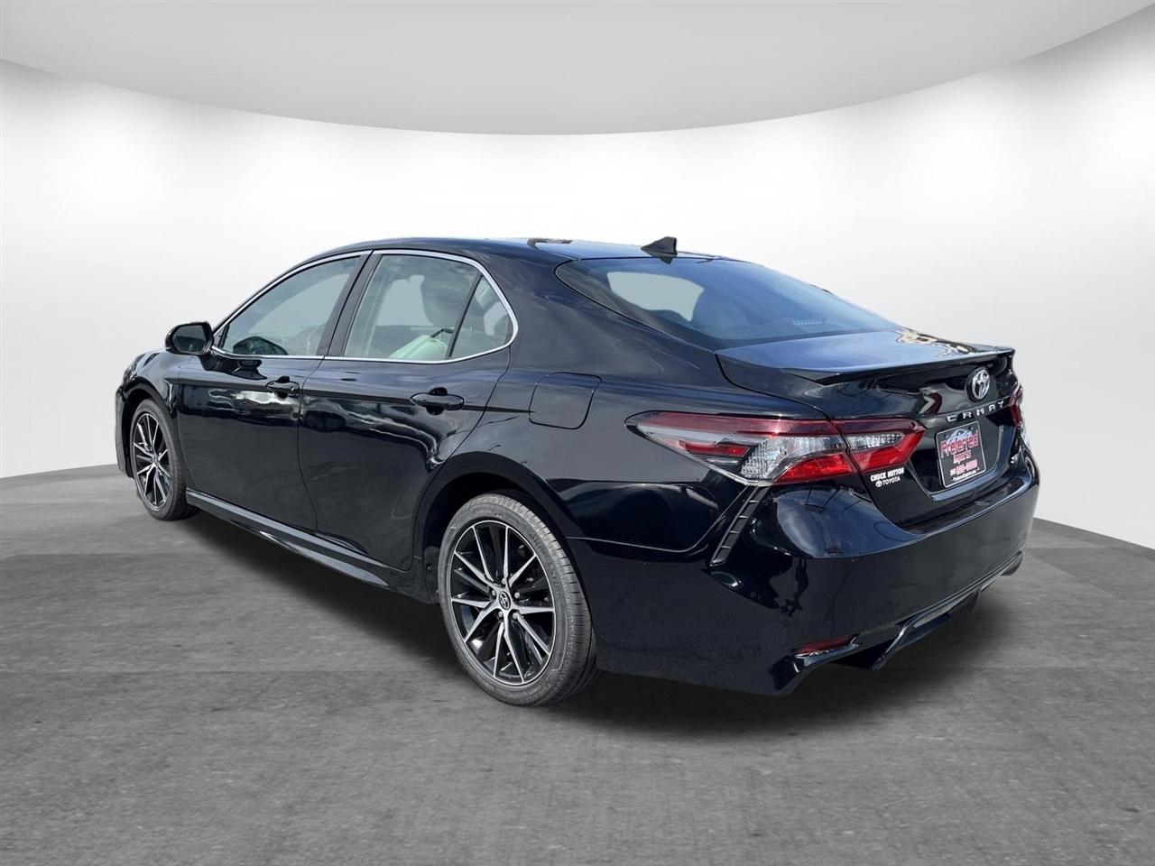 Toyota Camry  2021
