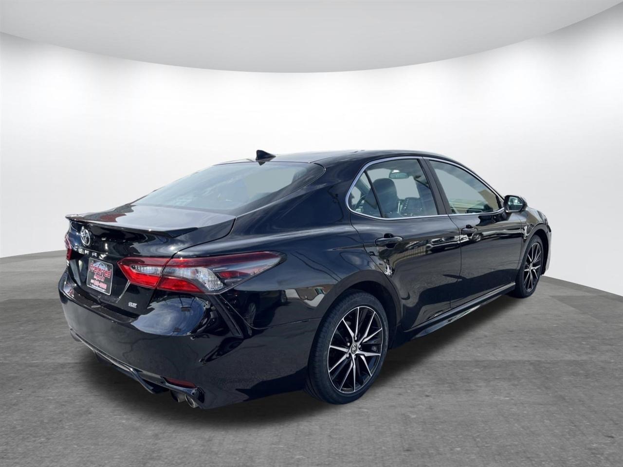 Toyota Camry  2021