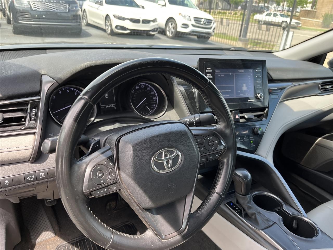 Toyota Camry  2021