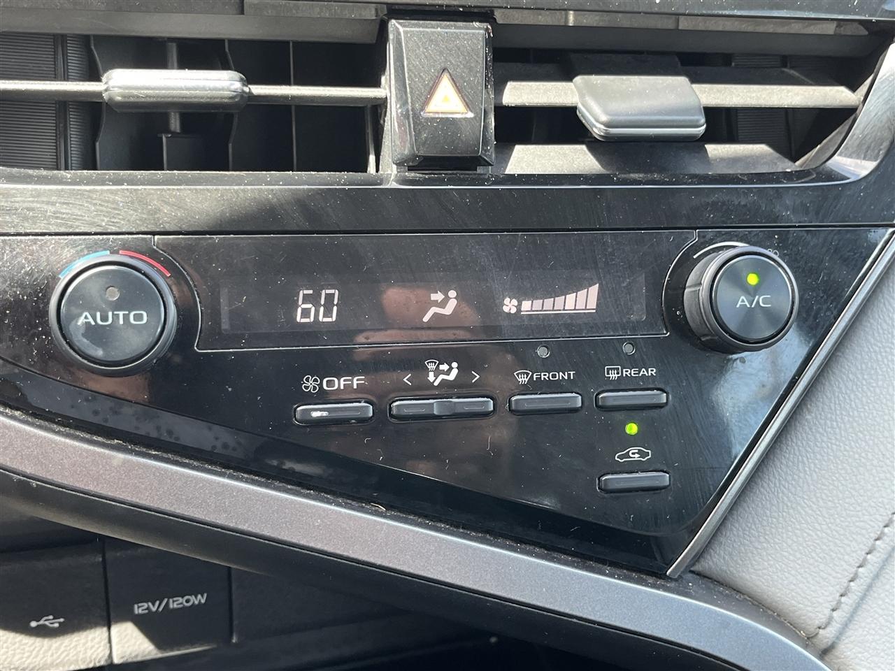 Toyota Camry  2021