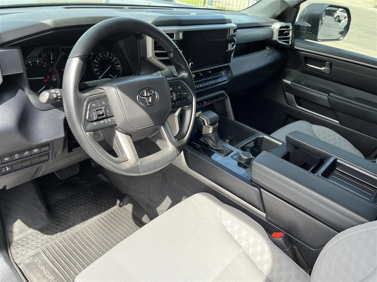 Toyota Tundra 2WD  2025