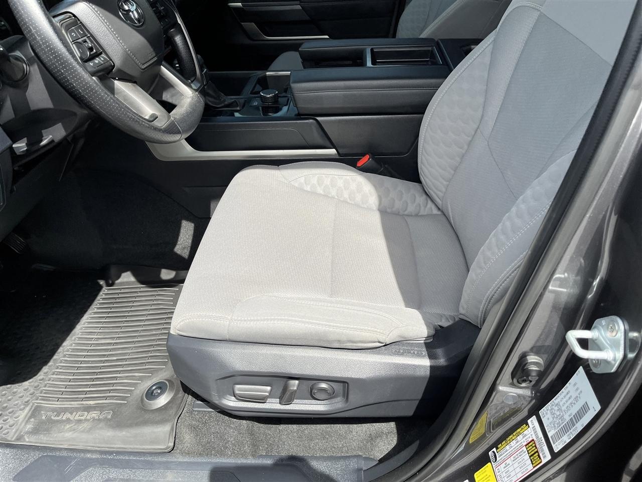 Toyota Tundra 2WD  2025