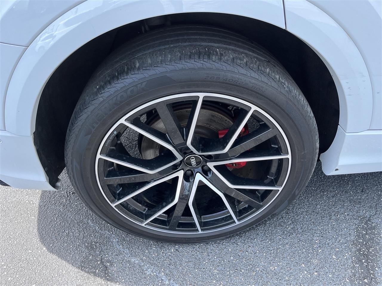 Audi Q8  2021