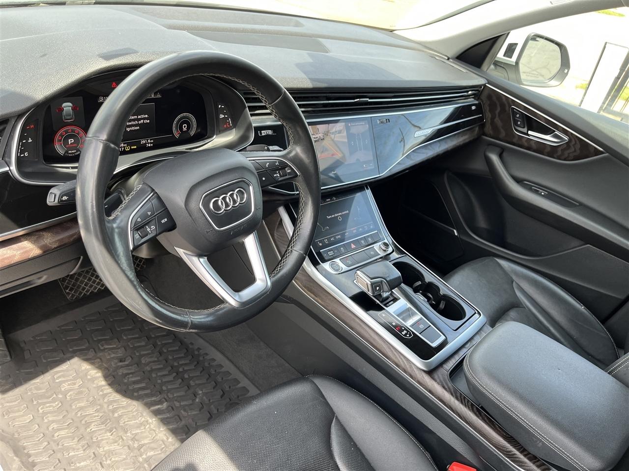Audi Q8  2021