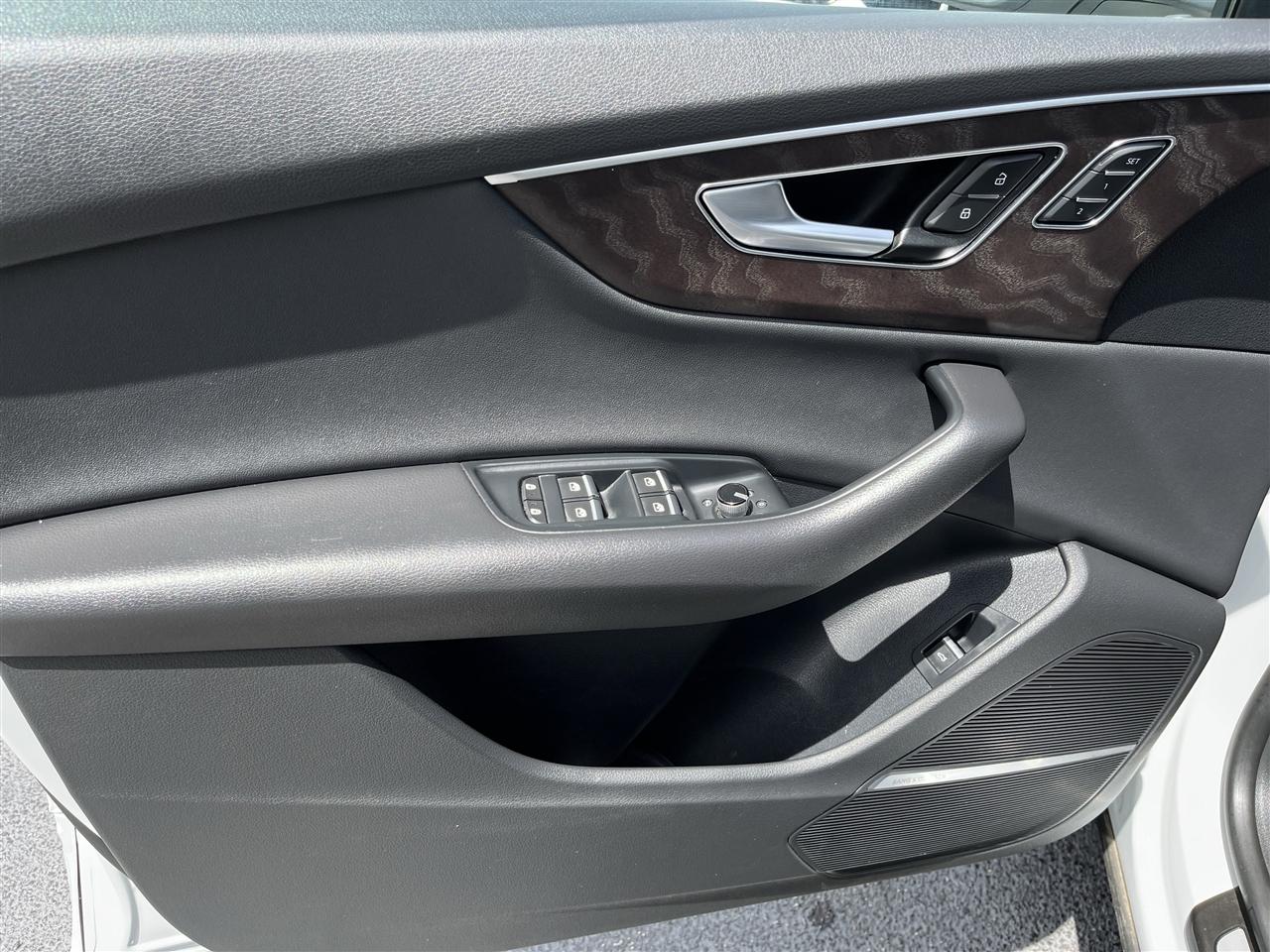 Audi Q8  2021