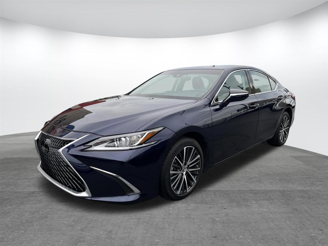 Lexus ES  2023