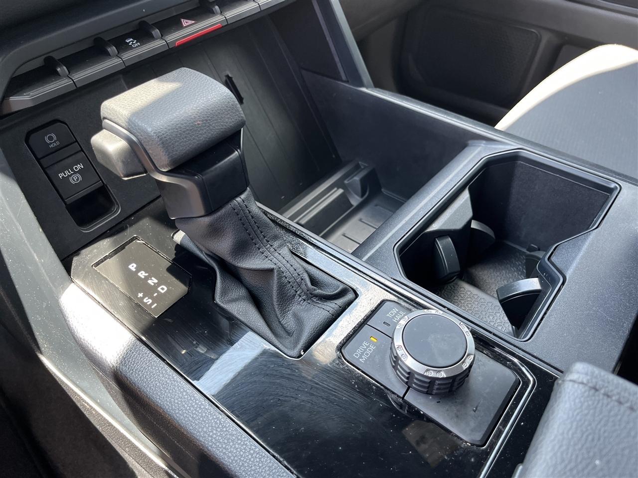 Toyota Tundra 2WD  2025