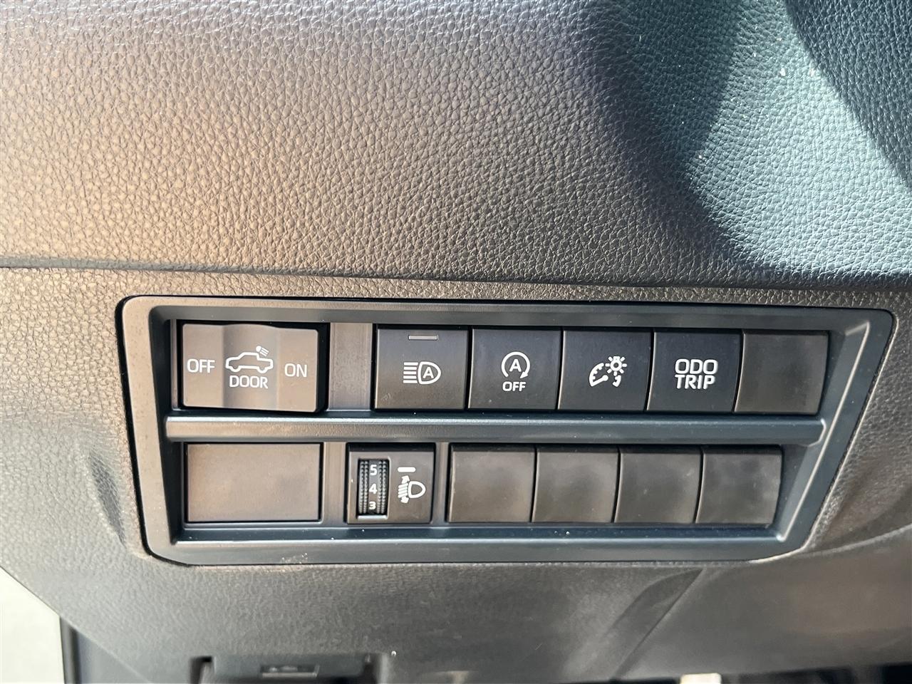 Toyota Tundra 2WD  2025