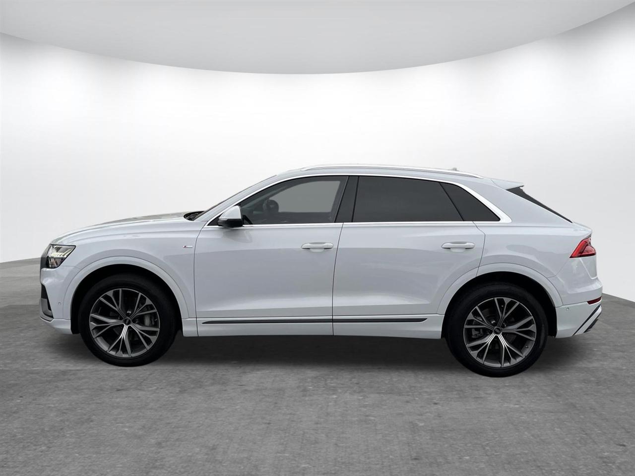 Audi Q8  2023