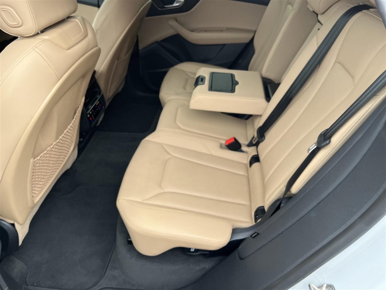 Audi Q8  2023