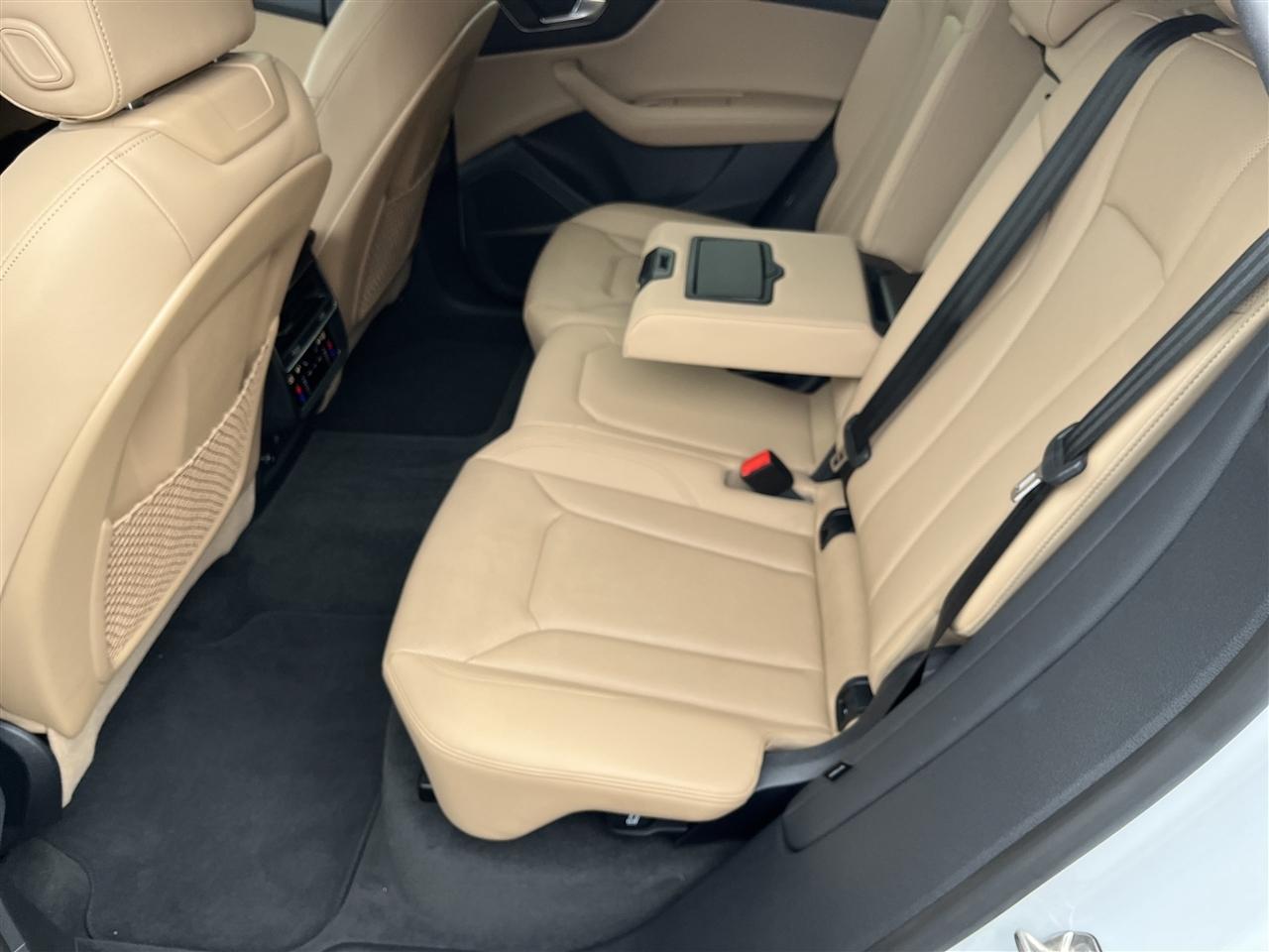 Audi Q8  2023