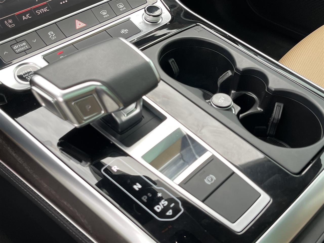 Audi Q8  2023
