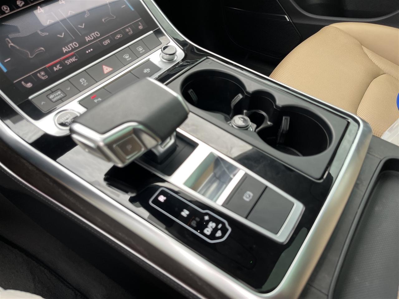 Audi Q8  2023