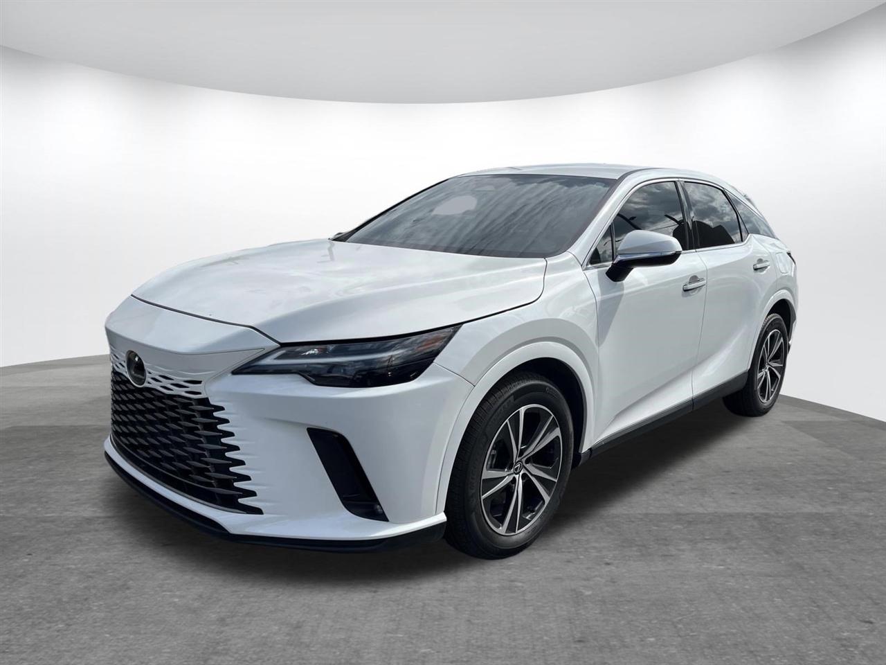 Lexus RX  2023