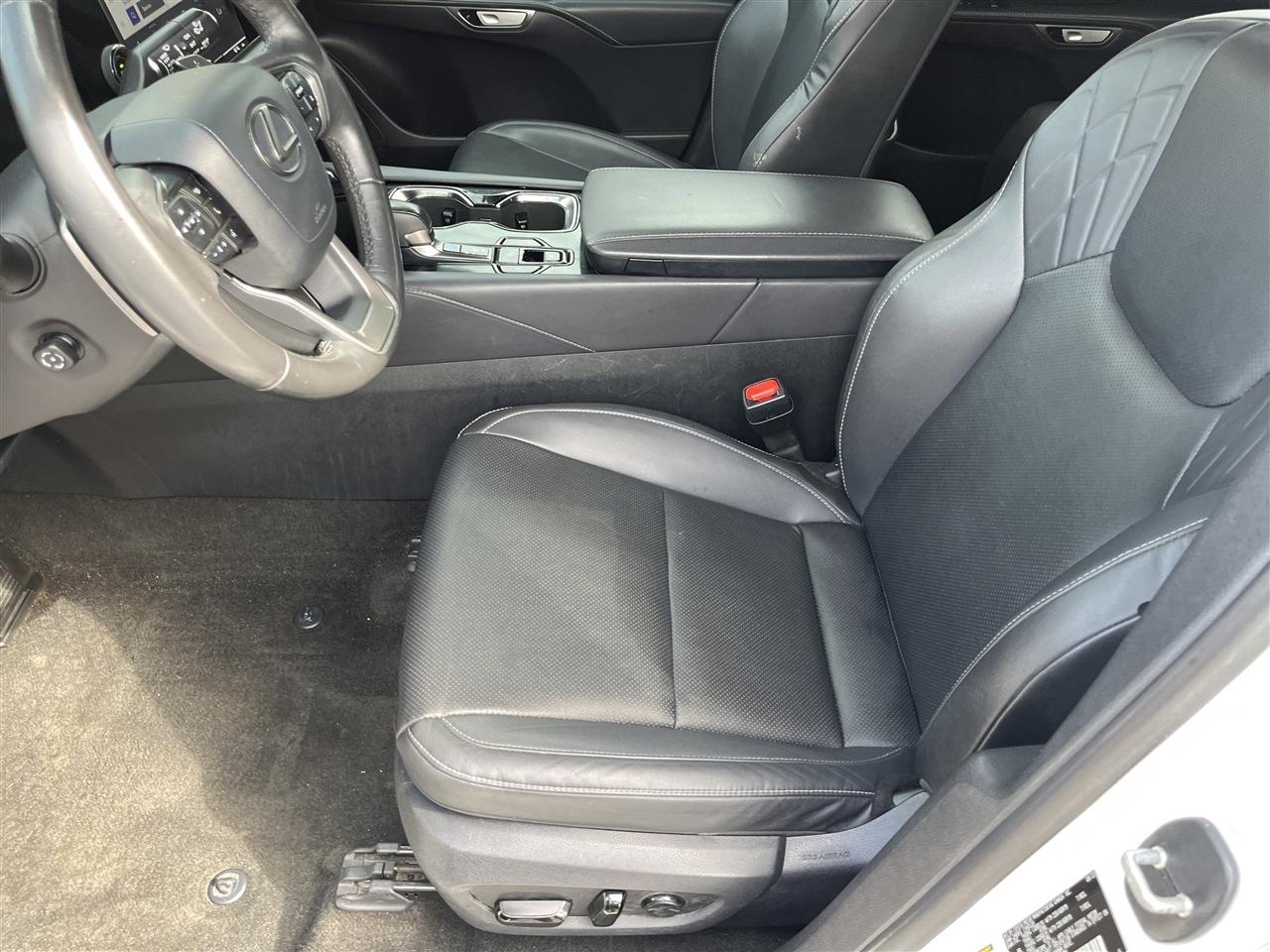 Lexus RX  2023