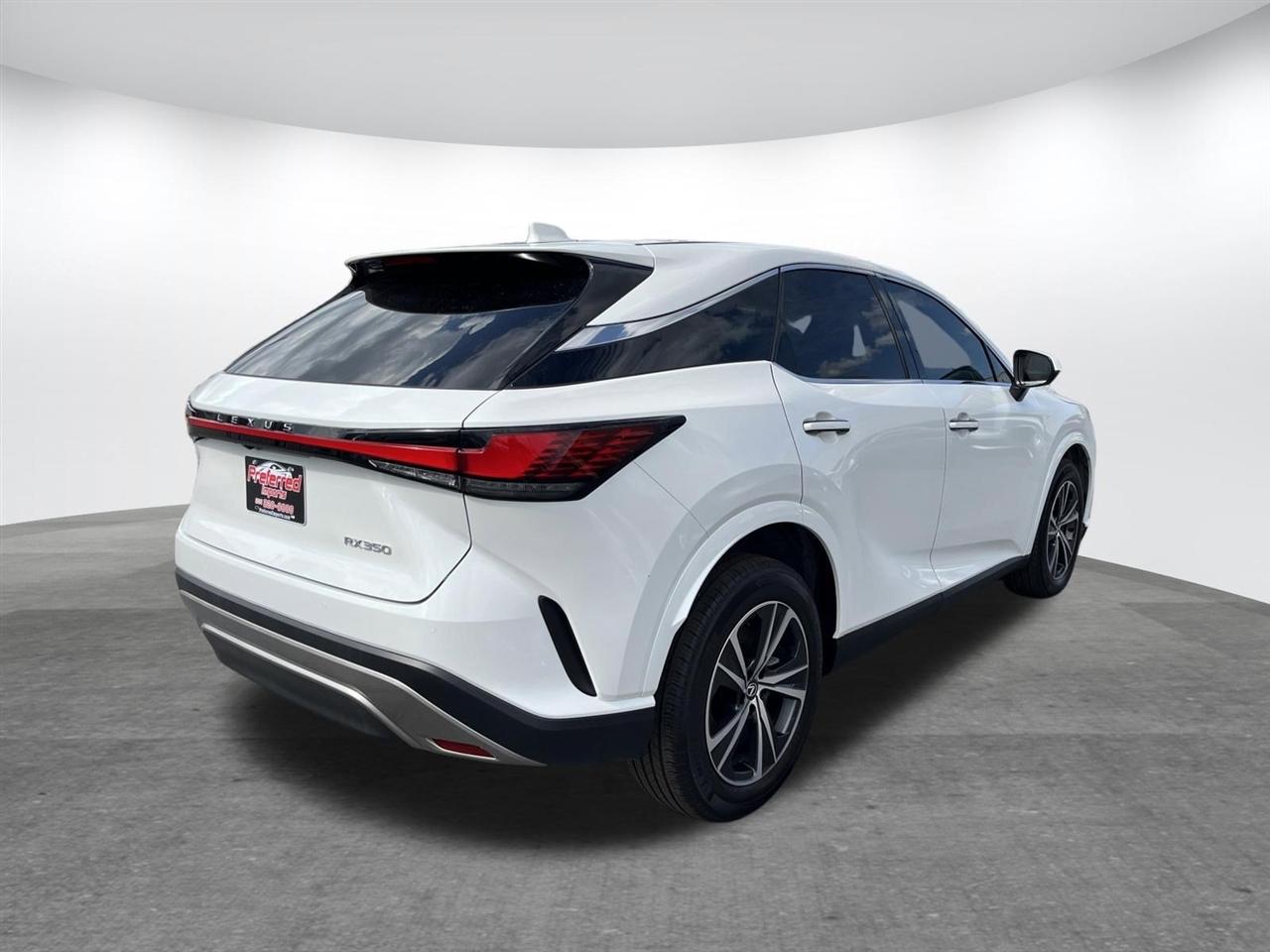 Lexus RX  2023