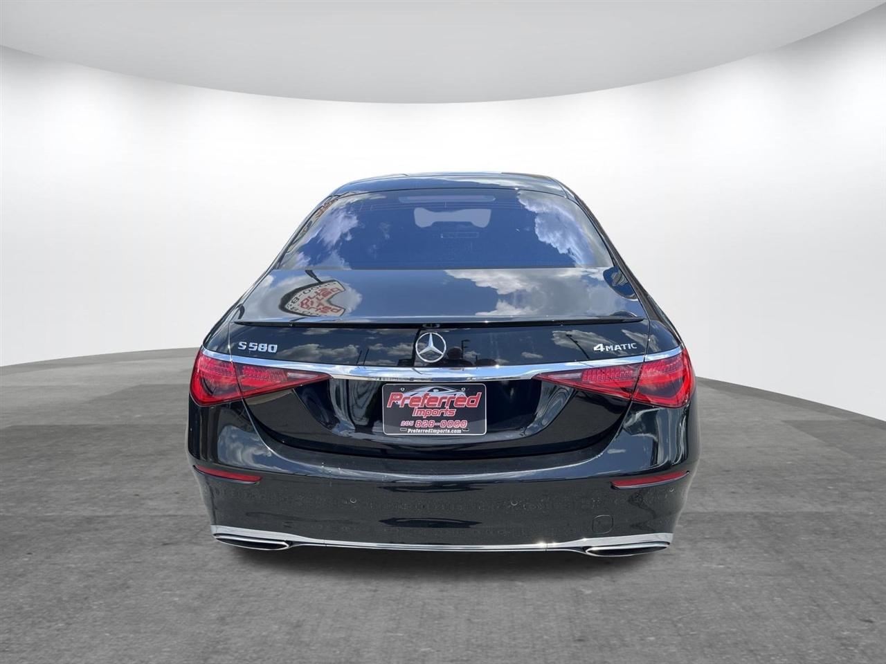 Mercedes-Benz S-Class  2022