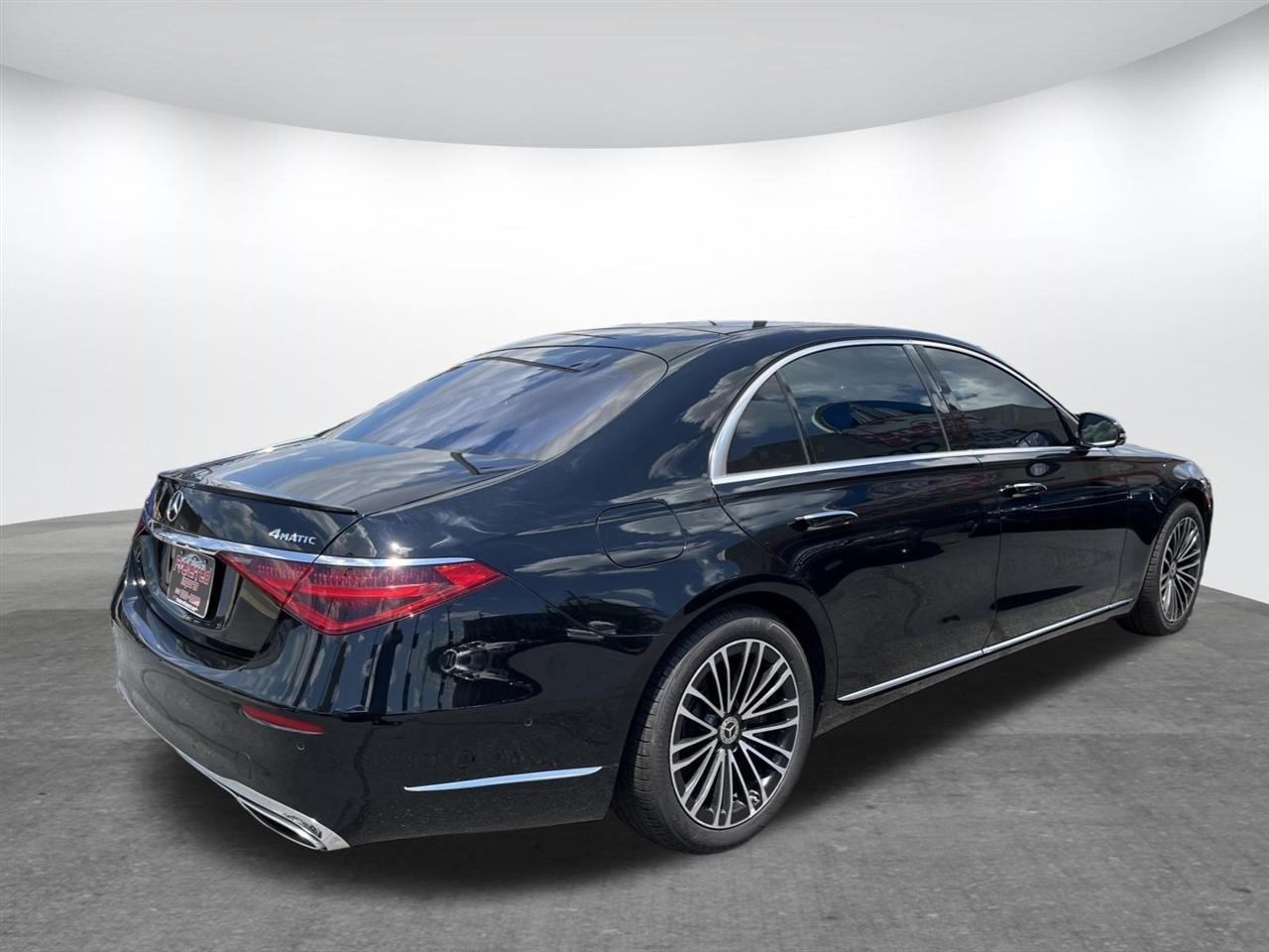 Mercedes-Benz S-Class  2022