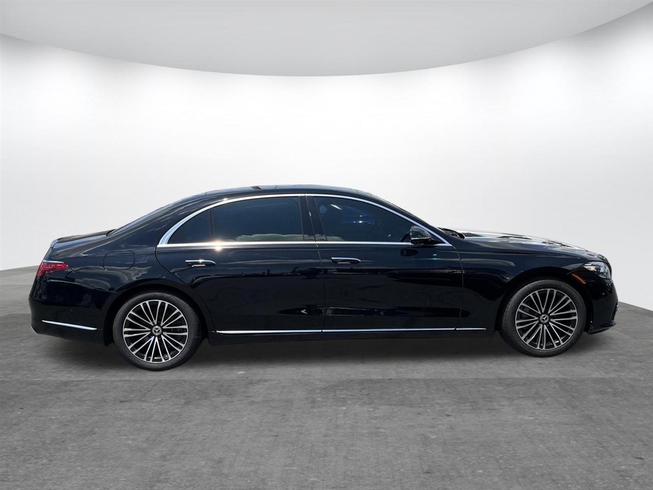 Mercedes-Benz S-Class  2022