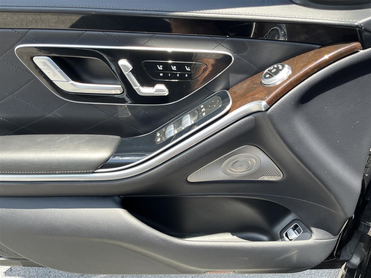Mercedes-Benz S-Class  2022