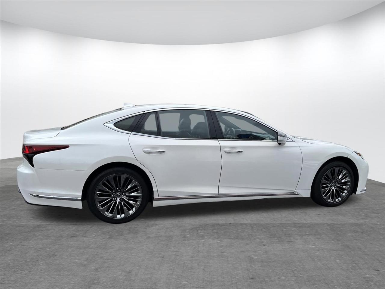Lexus LS  2022