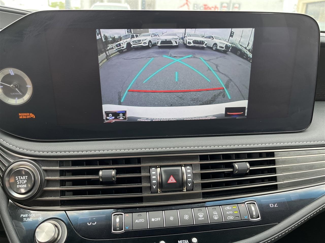 Lexus LS  2022
