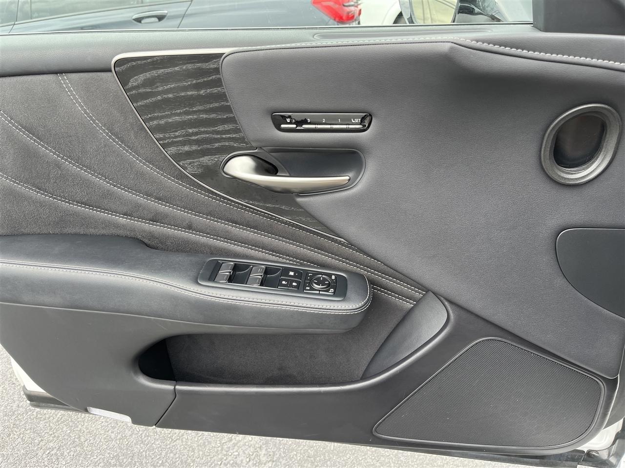 Lexus LS  2022