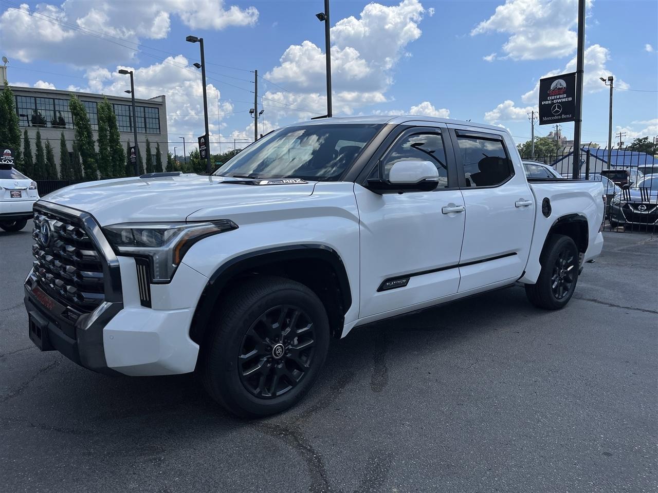 Toyota Tundra 4WD  2024