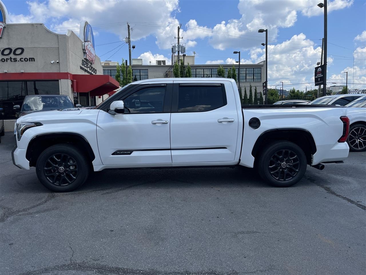 Toyota Tundra 4WD  2024