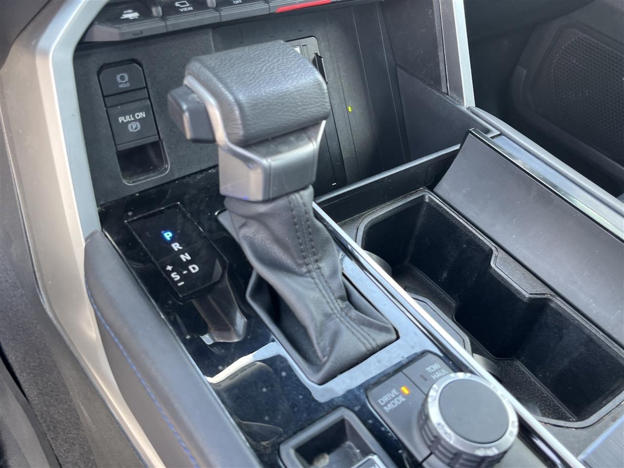 Toyota Tundra 4WD  2024