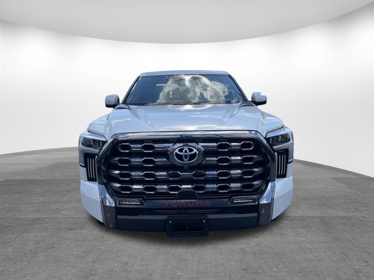 Toyota Tundra 4WD  2024