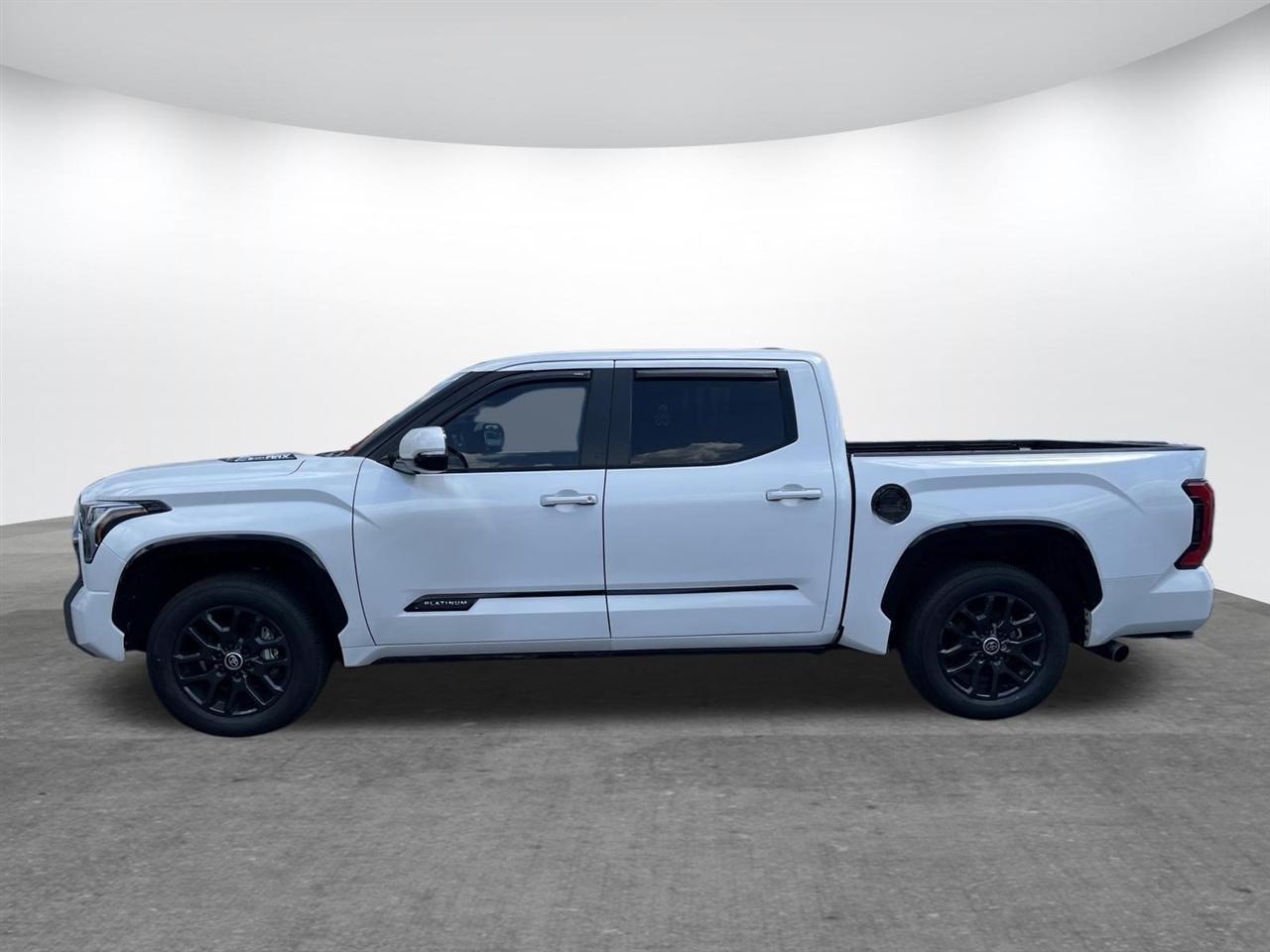 Toyota Tundra 4WD  2024