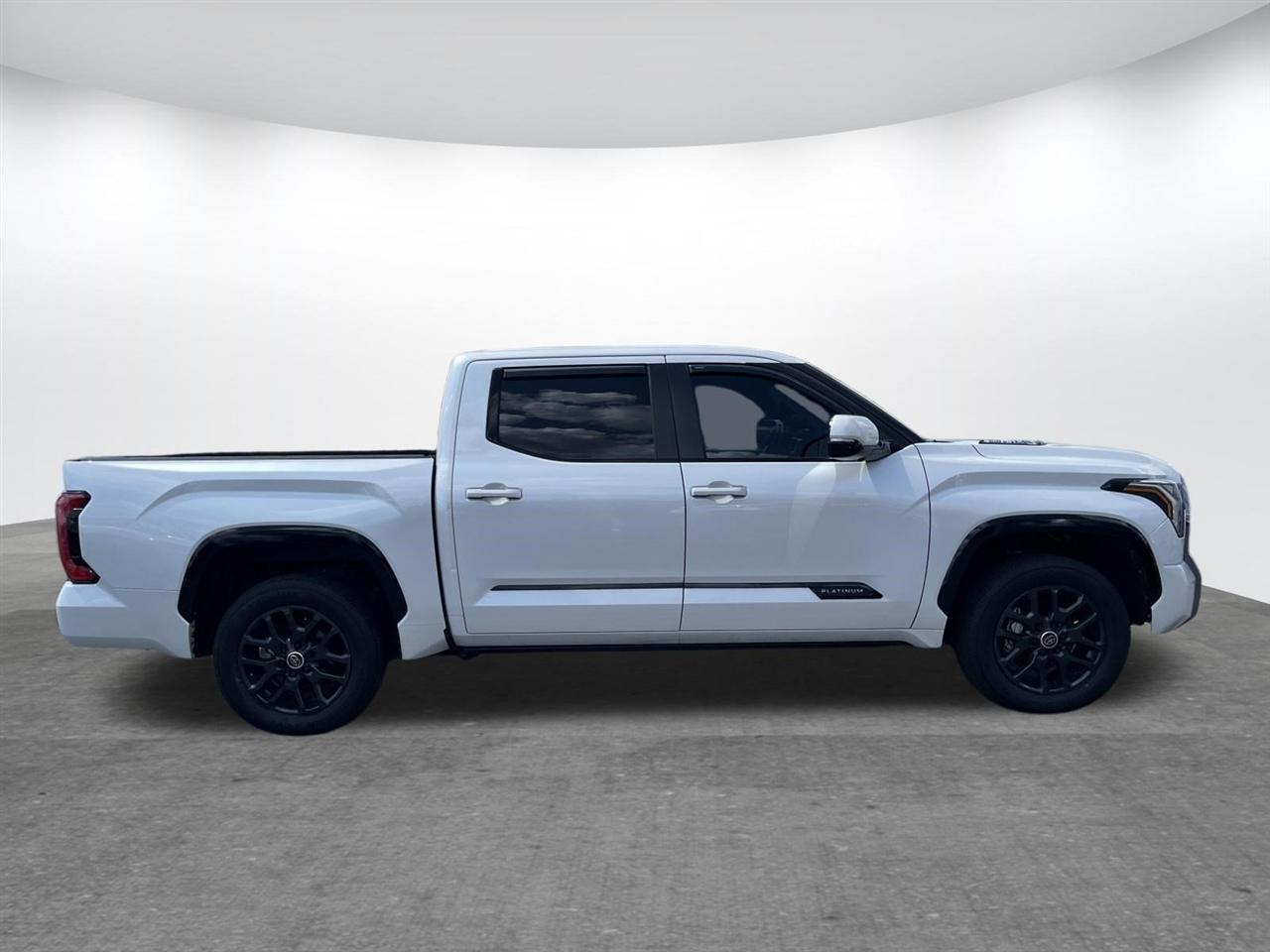 Toyota Tundra 4WD  2024